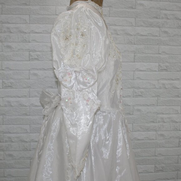 VINTAGE Bridal Gown Petite Wedding Dress Pearls Layers Ruffles White Flowergirl - Picture 4 of 14